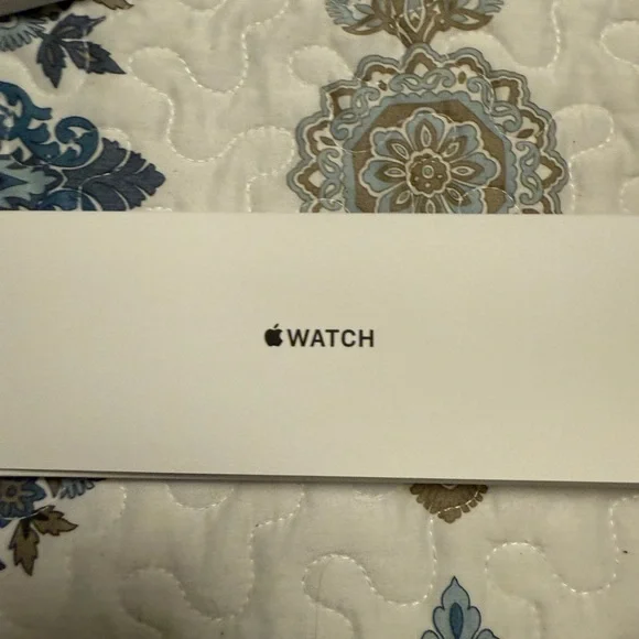 44 mm brand new Apple white watch straps, sport band. - Picture 3 of 4